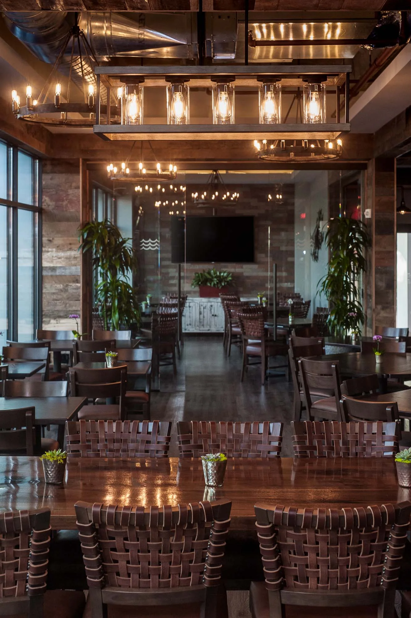 River & Post — Micamy Design Studio