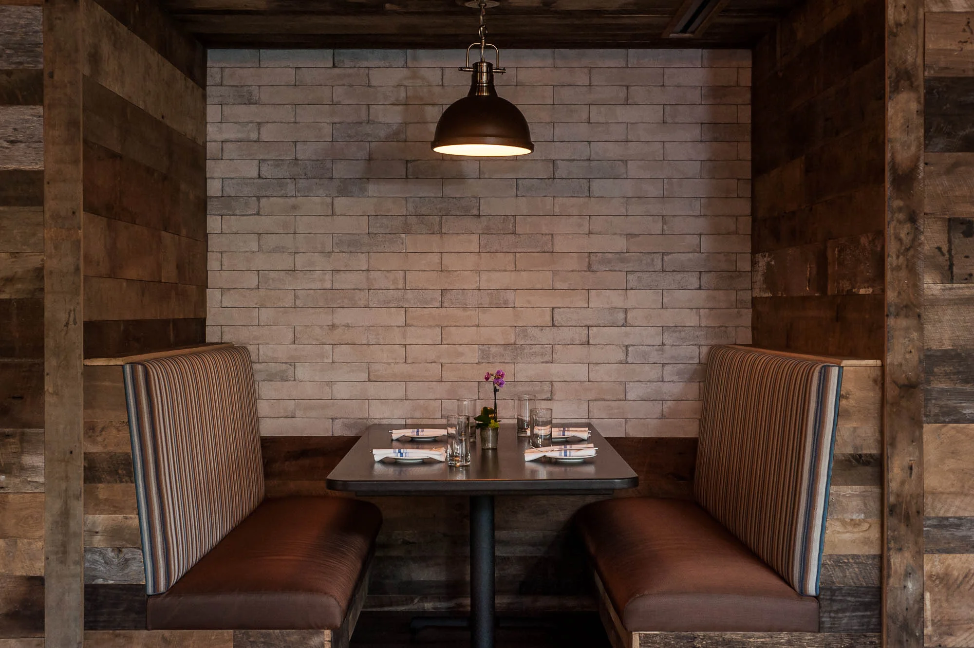 River & Post — Micamy Design Studio