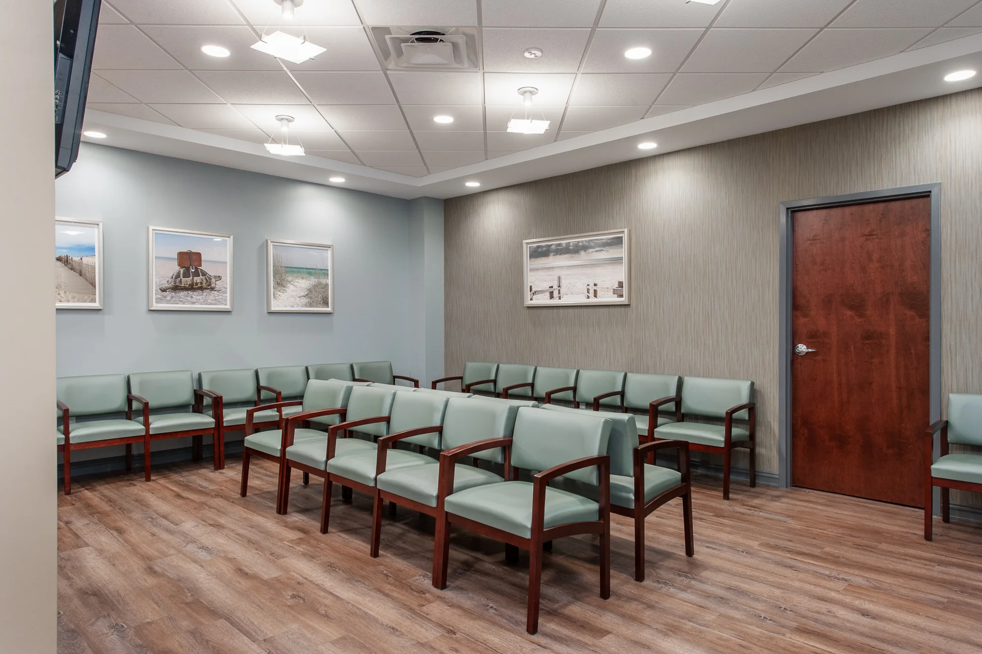 Micamy Design Studio_Interior Design_Clay Eye_Mandarin_Opthamology_Commercial_Office_Medical_Eye Care_Renovation_Crossville_Interiors_Artwork_Coastal_Crossville_Eykon16.jpg