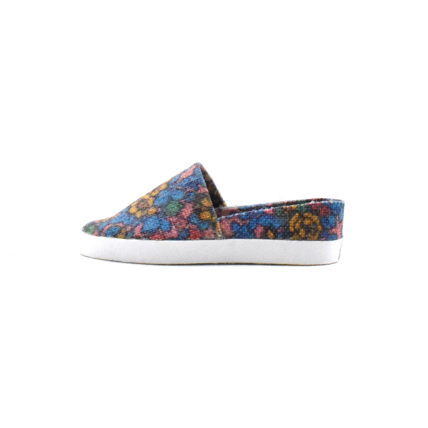 nwm_sneaker_yellow_and_blue_roses_side_view_1500px.png