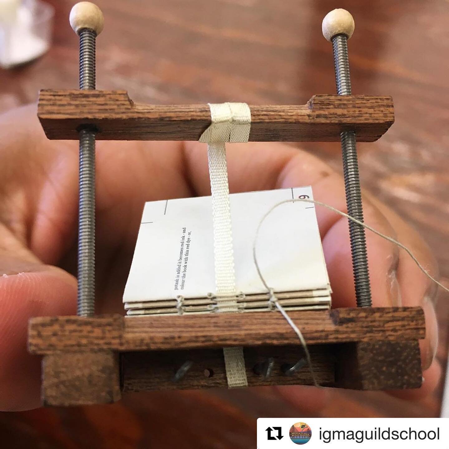 #Repost @igmaguildschool with @get_repost
・・・
Tine Krijnen is teaching &ldquo;Bookbinding and Gold/Silver Tooling&rdquo; this week. 📚 Here&rsquo;s a work-in-progress shot from @petite.afrique. ✍️ #tinytuesday