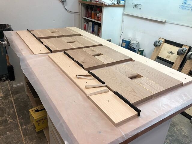 Gluing up the seats to some stools for a project I am working on. 
#whiteoak #whiteoakcabinets #wedgeclampsystems #librarystool #gladtobeworking #isolationproject