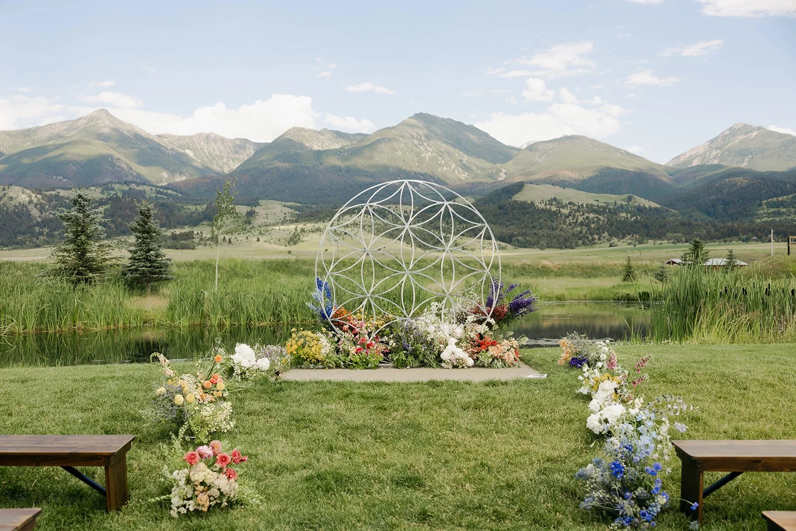 Montana Summer Weddings: Seasonal Flowers at Their Finest