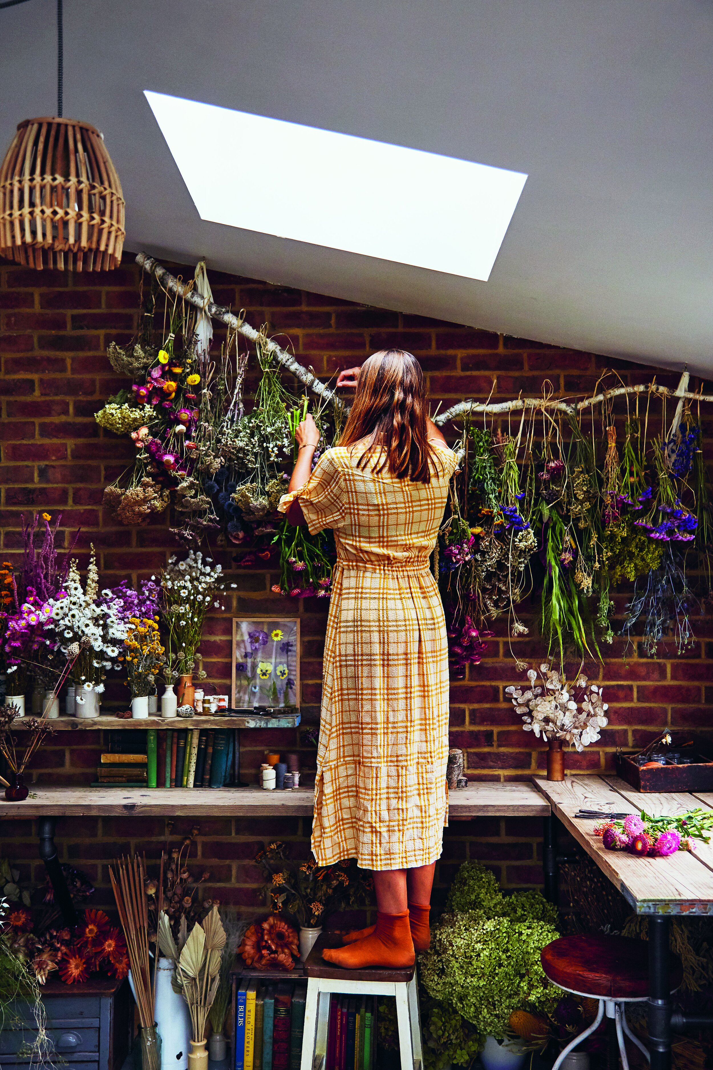  ‘The flower bar’ in Bex’s studio 