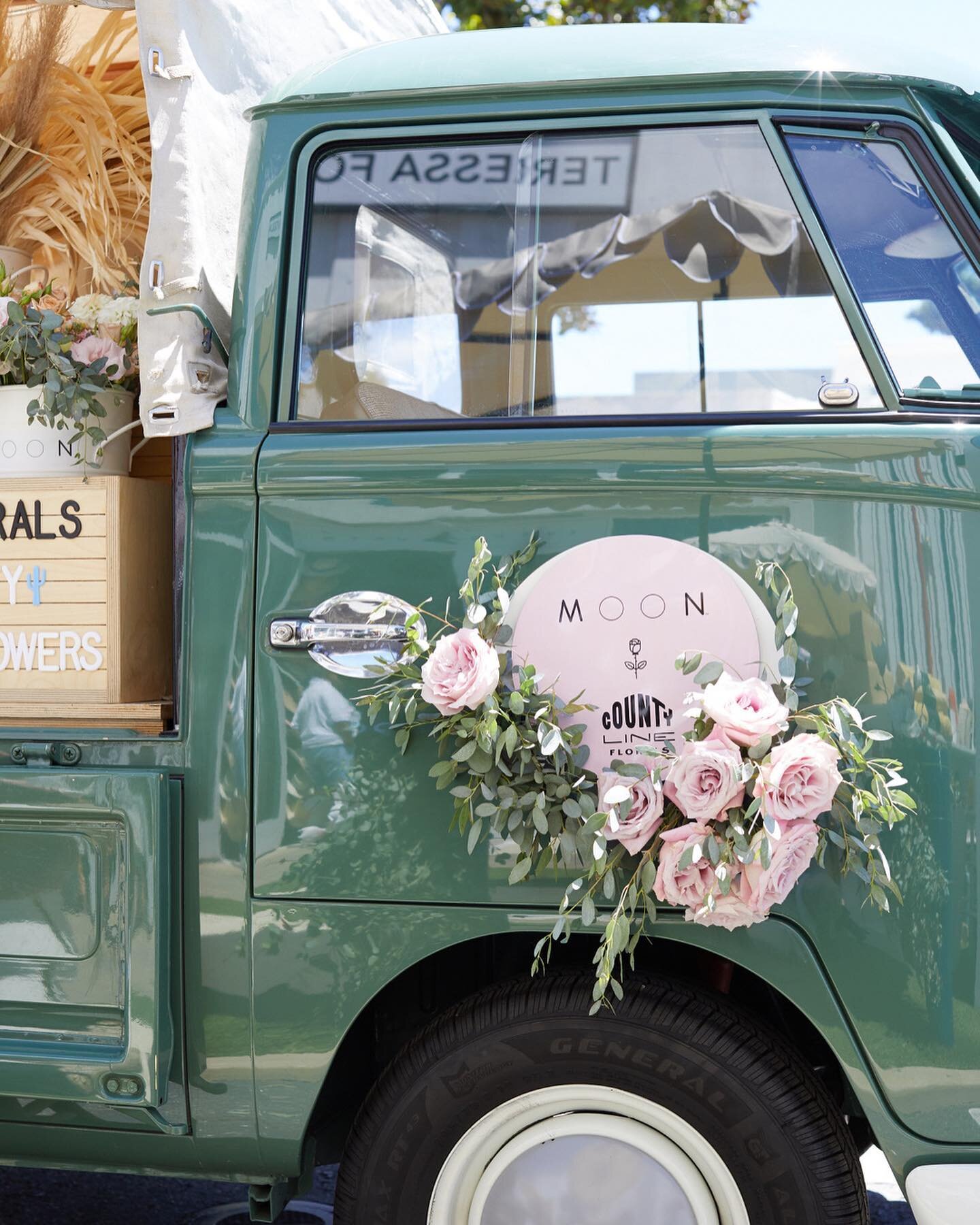 Welcome to the Moon Market! Stop and smell the Rose Mint 💐 @moon @infinitycre8ive 
&bull;
&bull;
&bull;
design/prod mgmt: @roundtownevents
photog: @hey_meg_webster
&bull;
&bull;
&bull;
#moon #laeventplanner #malibucountrymarts