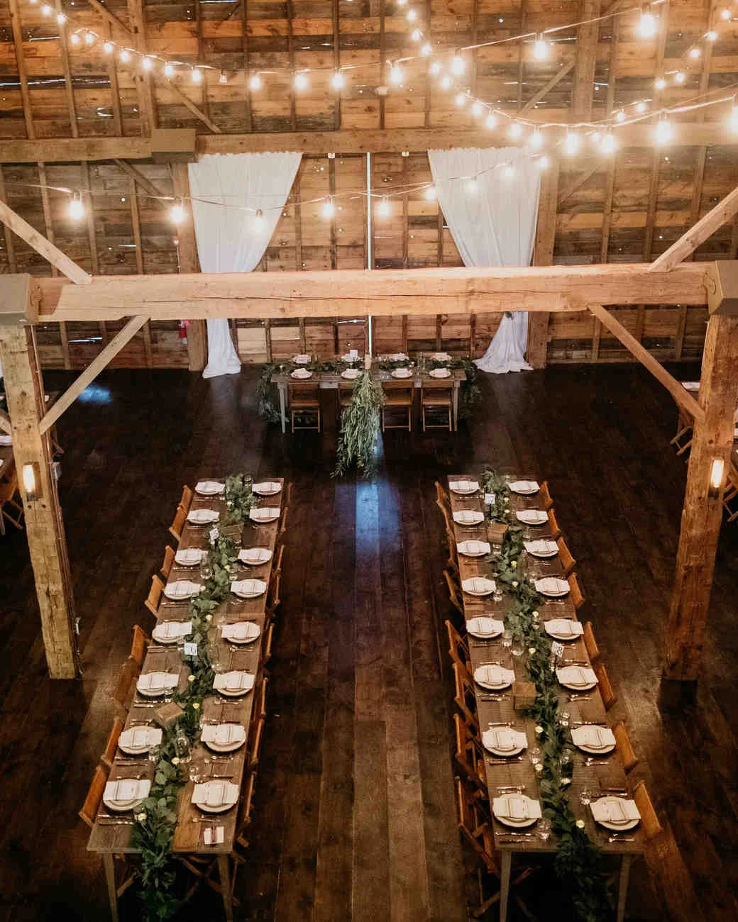 eric-eryc-wedding-reception-barn-142-1018_vert.jpg