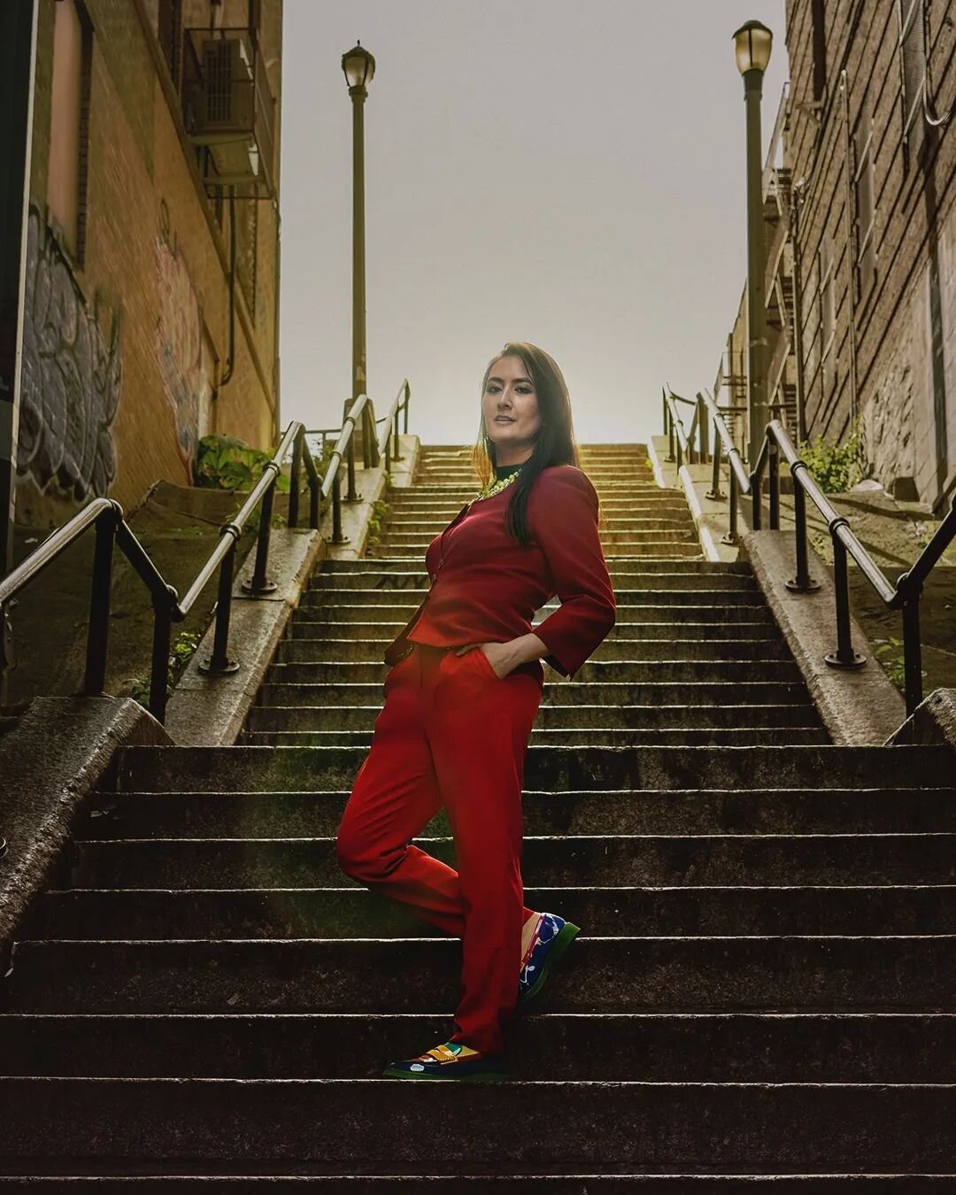 Just clowning around while helping @niredonahue shoot her reel. 🤡 Look at those shoes!

Swipe to the end to see it from start to finish ➡️
.
.
.
#portraits #portrait #portraitphotography #stairs #shakespearesteps #bronx #newyork #newyorkcity #ny #ny