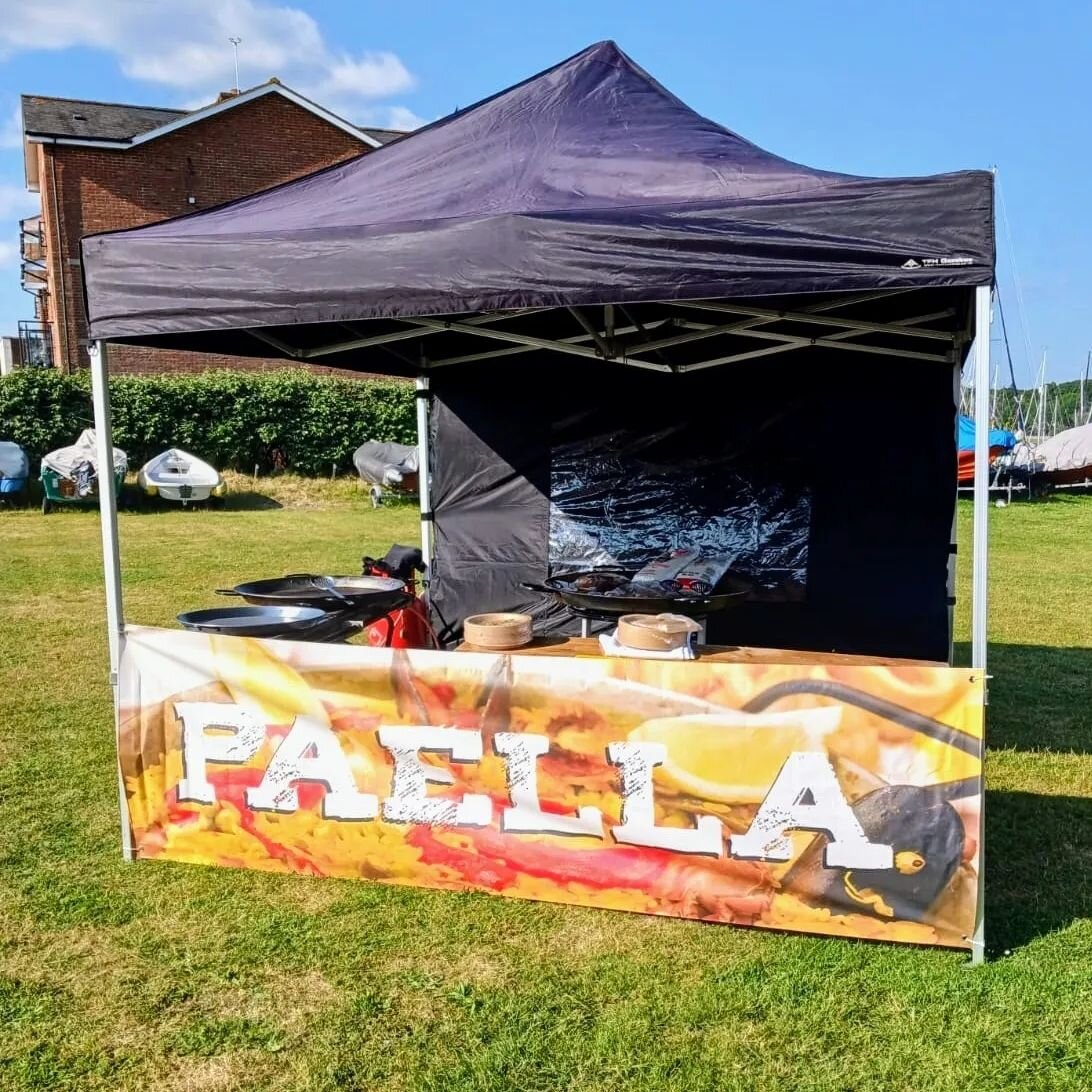 Paella set up from this weekend 🥘
.
#paellacatering #cateringwestsussex #eventmanagement #paellawestsussex #streetfoodwestsussex #delicious #hangry #foodfun #lunchtime #foodstall #weddingpaella #partypaella #partyfood