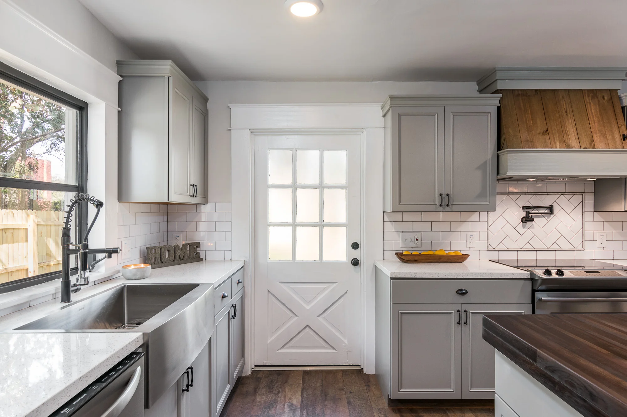 Web - 934 E Giddens Ave - Tack Sharp Media -14.jpg