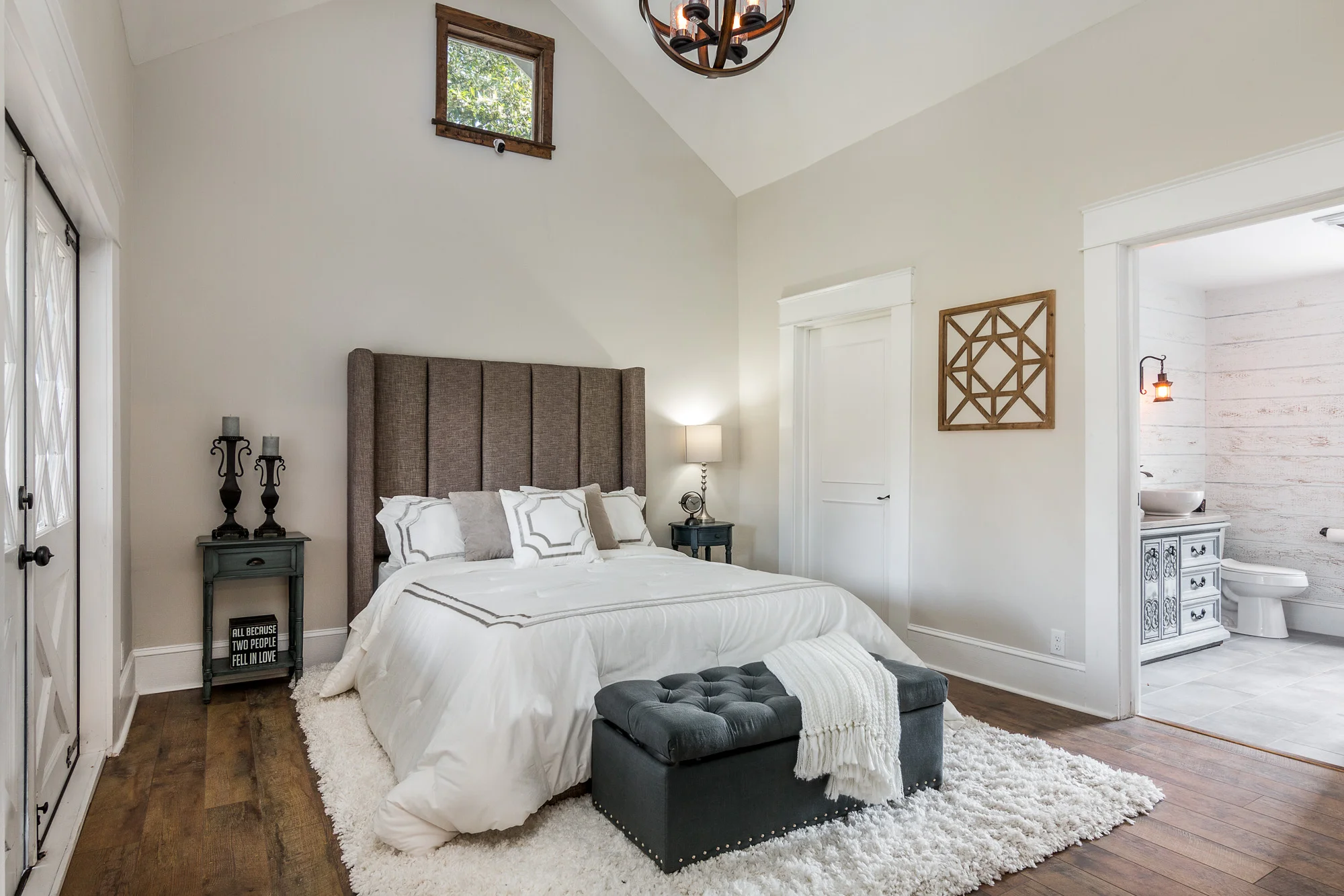 Web - 934 E Giddens Ave - Tack Sharp Media -18.jpg