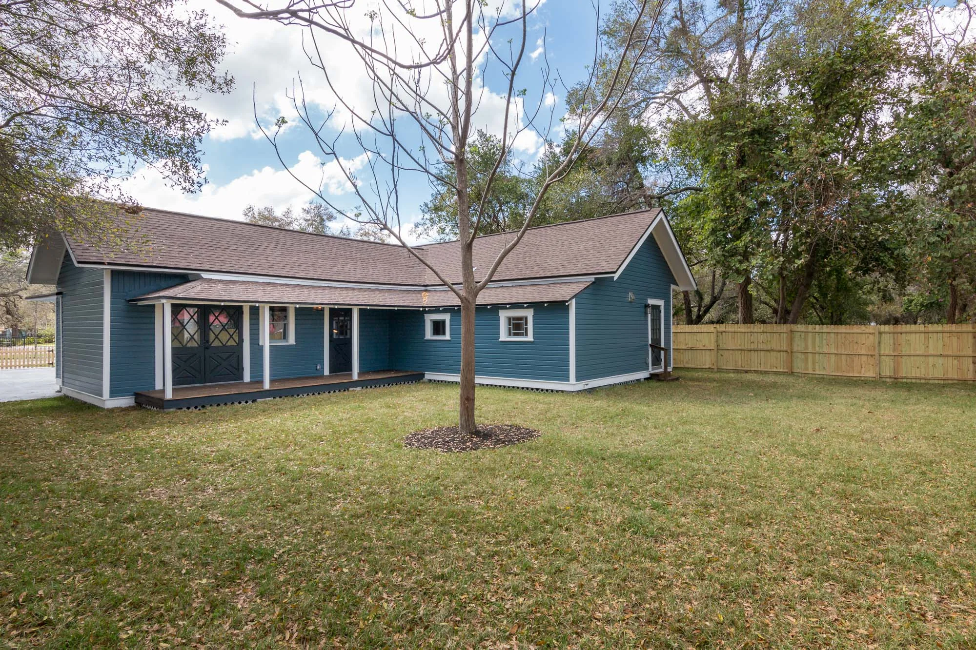 Web - 934 E Giddens Ave - Tack Sharp Media -23.jpg