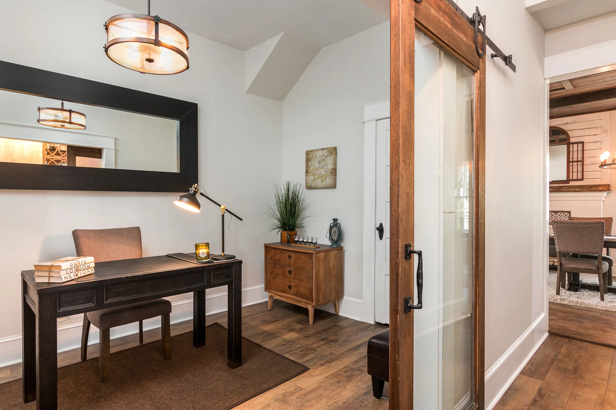 Web - 934 E Giddens Ave - Tack Sharp Media -22.jpg