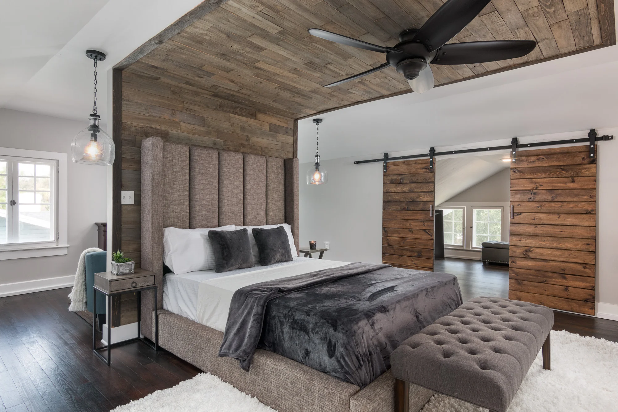 Web - 5608 N Seminole Ave - Tack Sharp Media-5.jpg