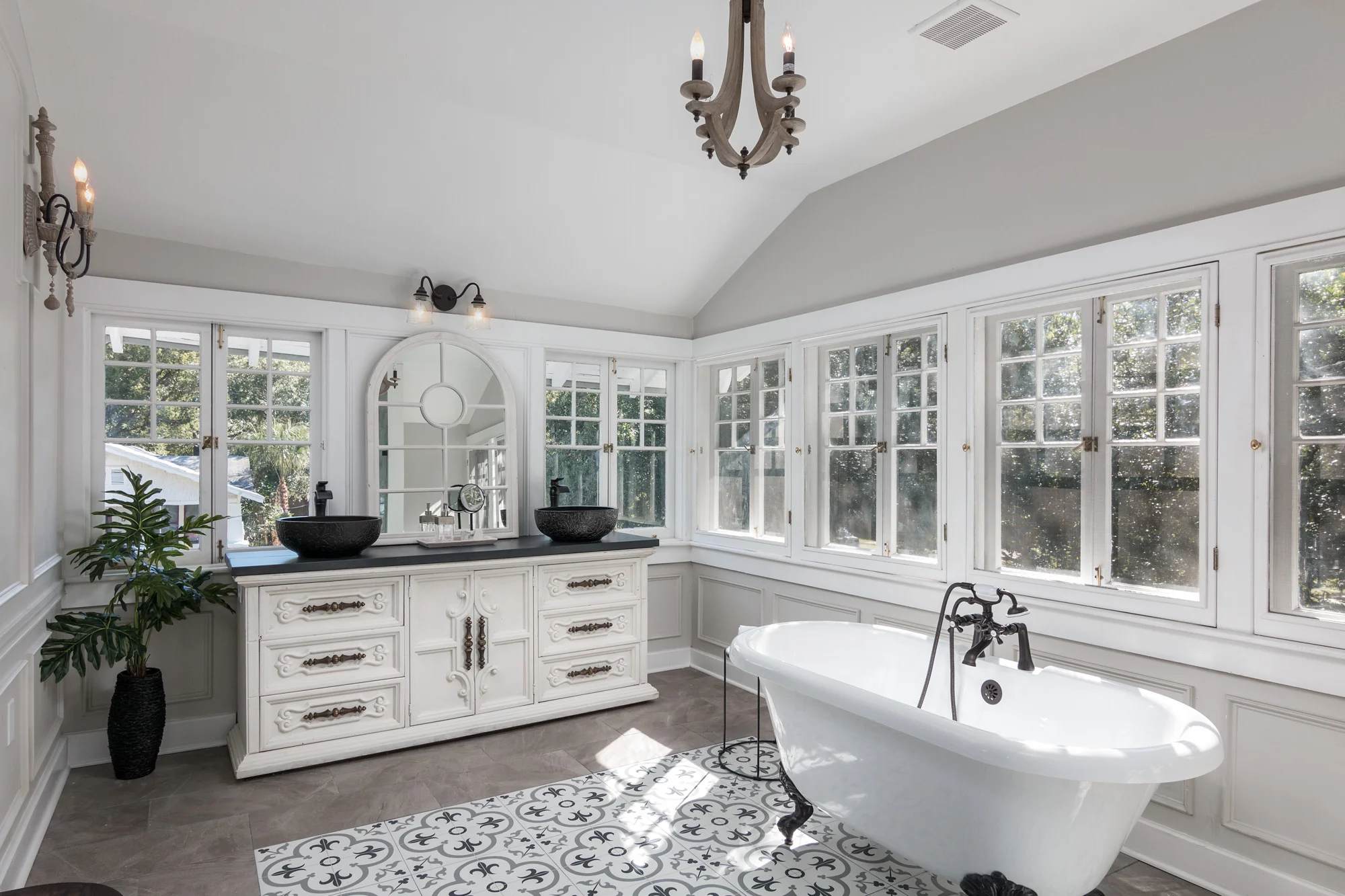 Web - 5608 N Seminole Ave - Tack Sharp Media-10.jpg