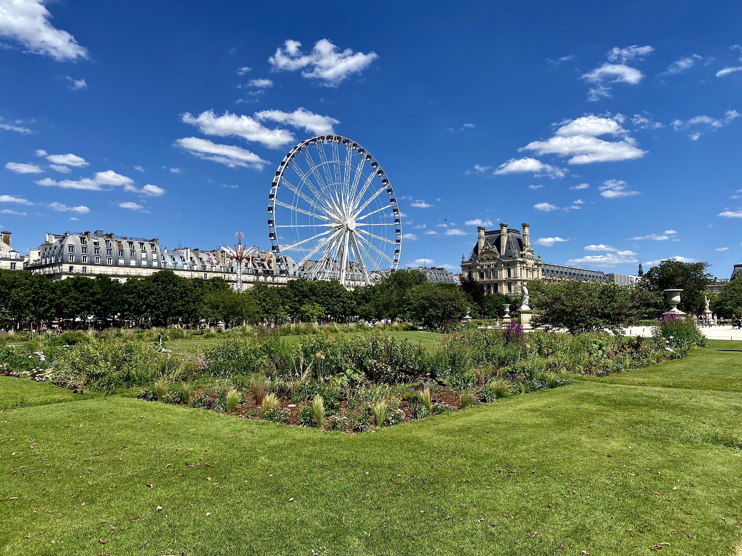 Paris is Fancy, Filthy Chaos