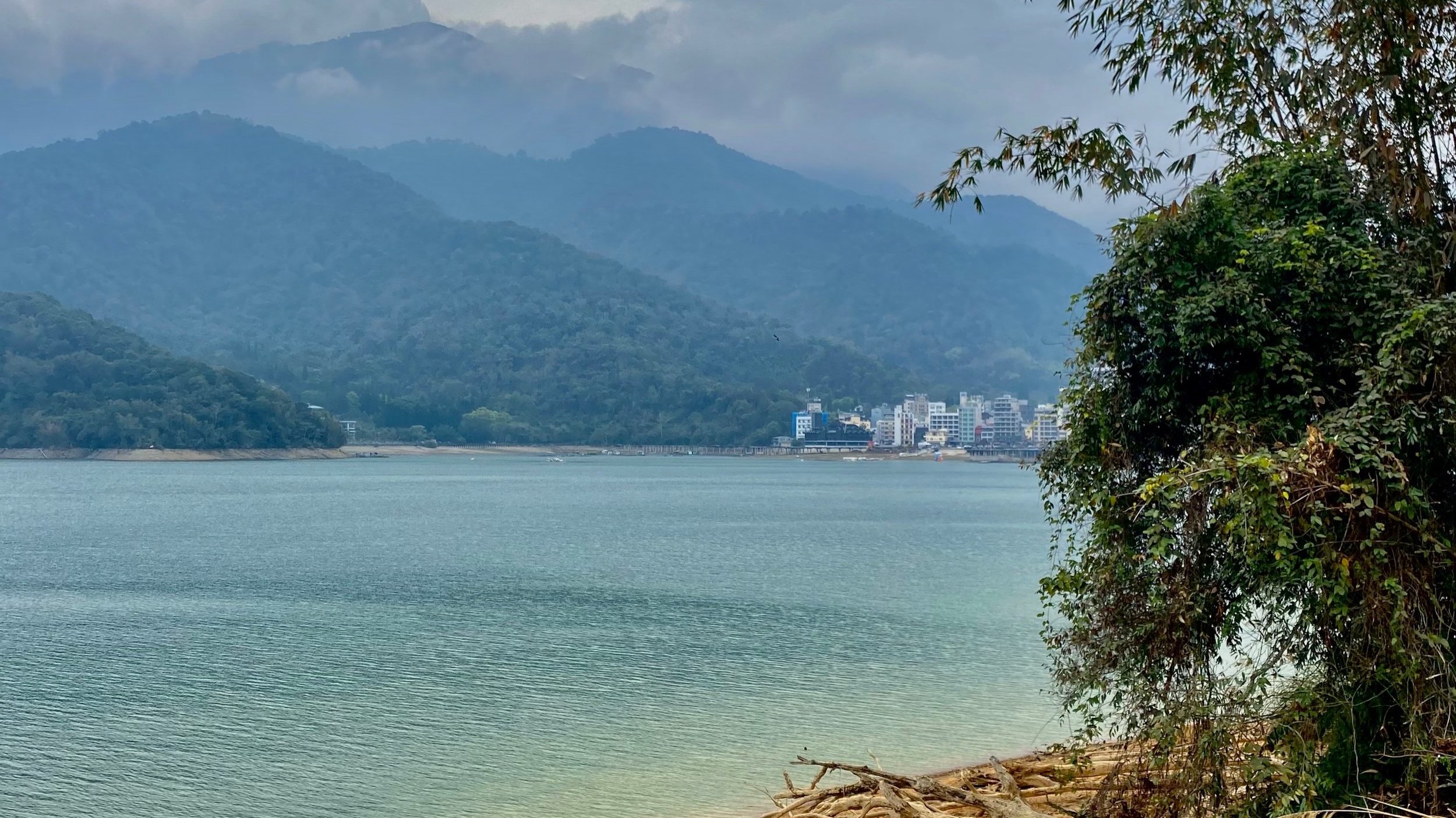 Take a Lake Day Trip from Taichung