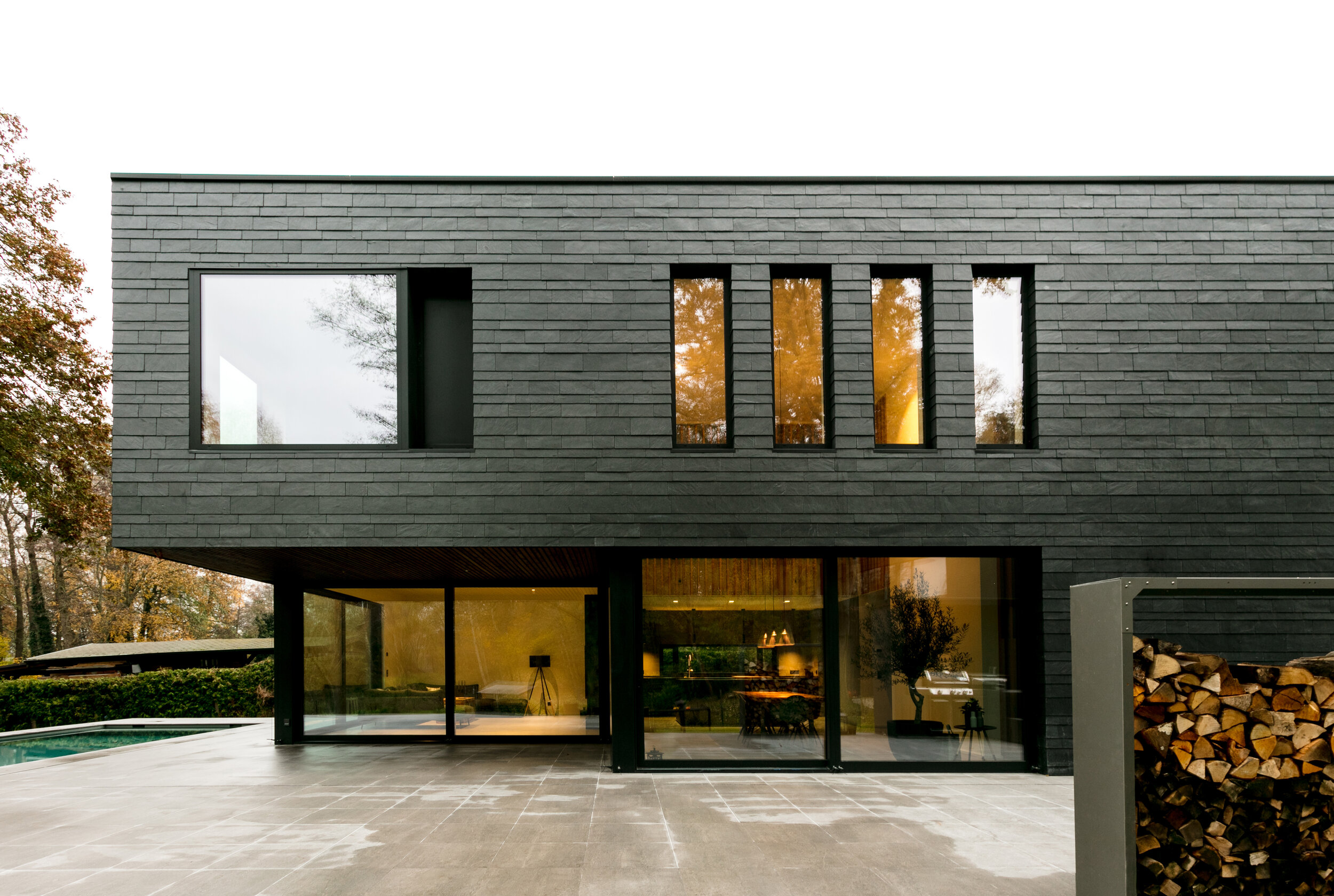 DAS SCHWARZE HAUS