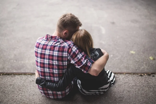 Dad-Hugging-Teen-Daughter-650x433.jpg