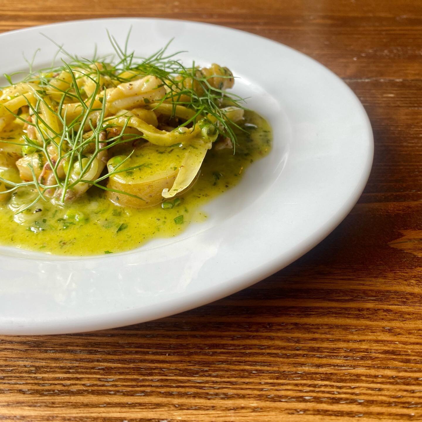 🦑 Cornish Squid, New Potatoes, Fennel &amp; Parsley butter 🦑 A certified banger even if we do say so ourselves. Don&rsquo;t take our word for it though, we&rsquo;ve got space FRIDAY NIGHT AND SATURDAY LUNCH. Book online or give us a call 🥂