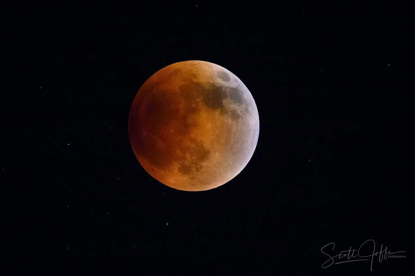 Here is my photo of the lunar eclipse from last night. I took this photo at 11:42pm. Thanks for viewing!
#lunareclipse #supermoon #bloodmoon #nature #astronomy #moonlovers #astrophotography #nikon #nikonphotography #nikonz9 #z9 #florida #floridalife 