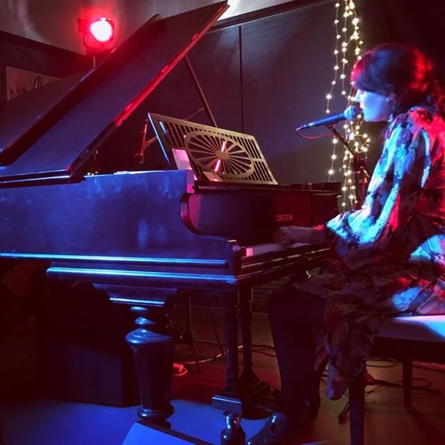 Last post of our wonderful evening hosting the mesmerising Sarah Blasko  @parlourgigs raising money for Australian Bushfire Relief. We were one group of 3 performances that took place in Sydney. It was a very special evening with so much love in the 