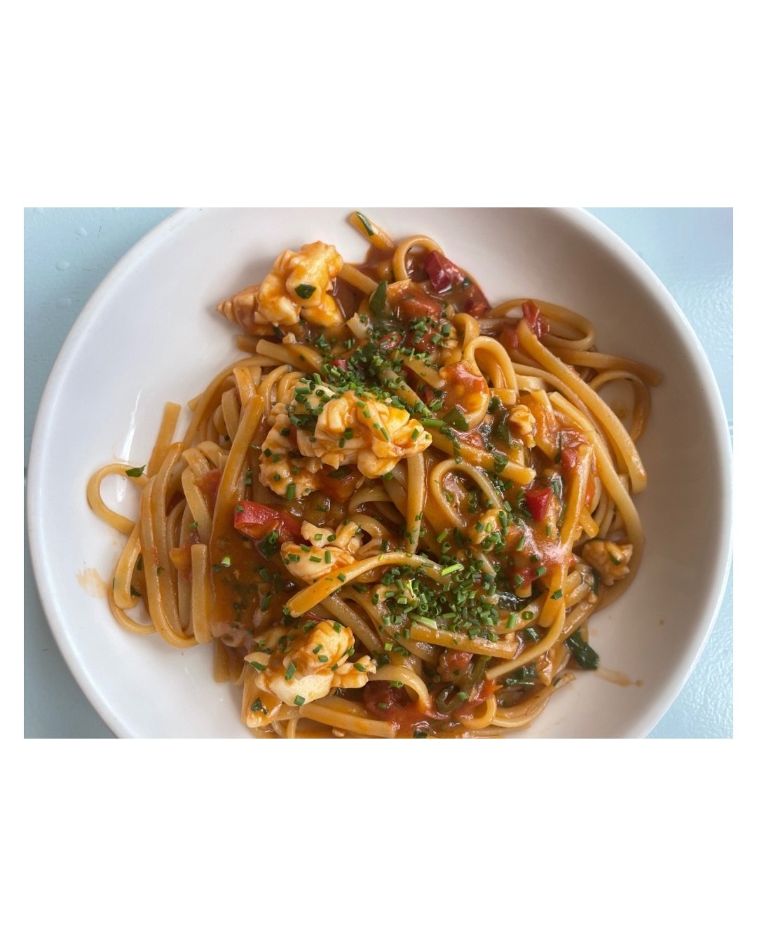 ⛱️ The Oyster Inn 🦪 restaurant review part two:

The crayfish linguine had my name written all over it. The linguine was perfectly al dente and bathed in a silky tomato and shellfish bisque and punctuated with the weeniest bit of chilli adding fragr