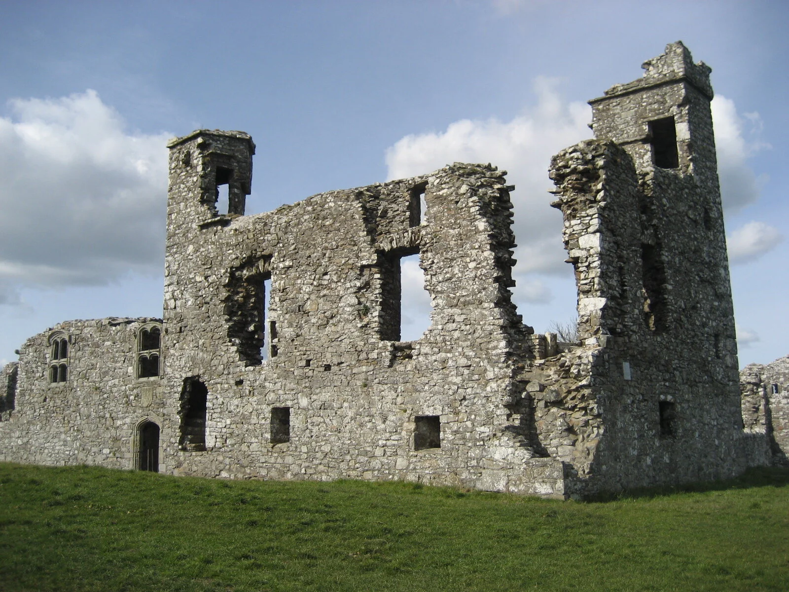 Photo courtesy of MllePeterson (The Hill of Slane, Ireland)