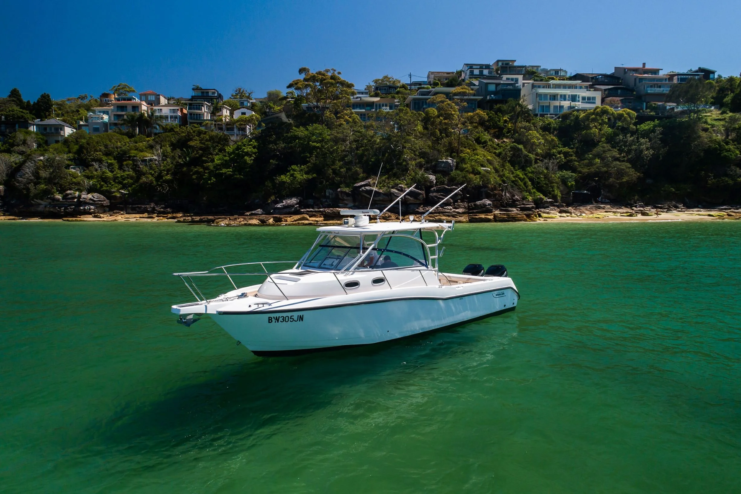 BostonWhaler305-21.jpg