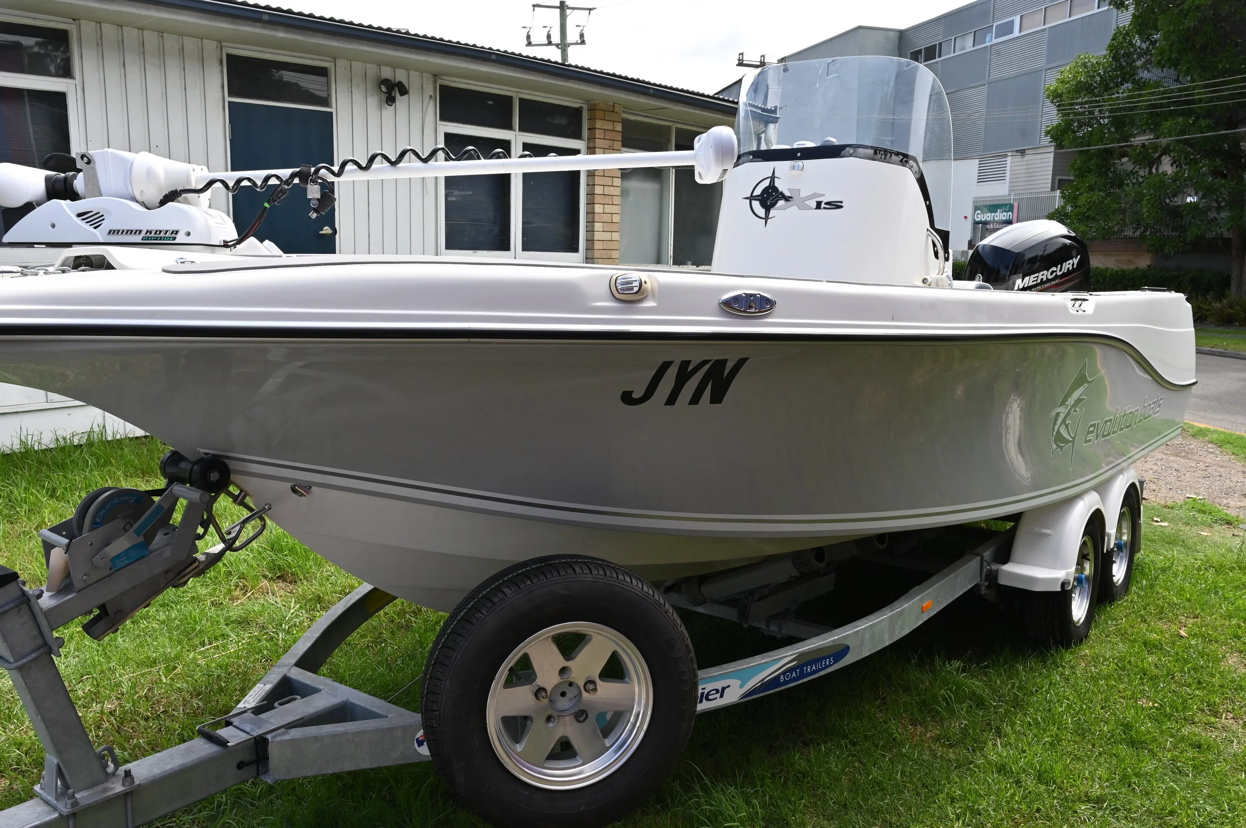 2018 Evolution 552 Axis