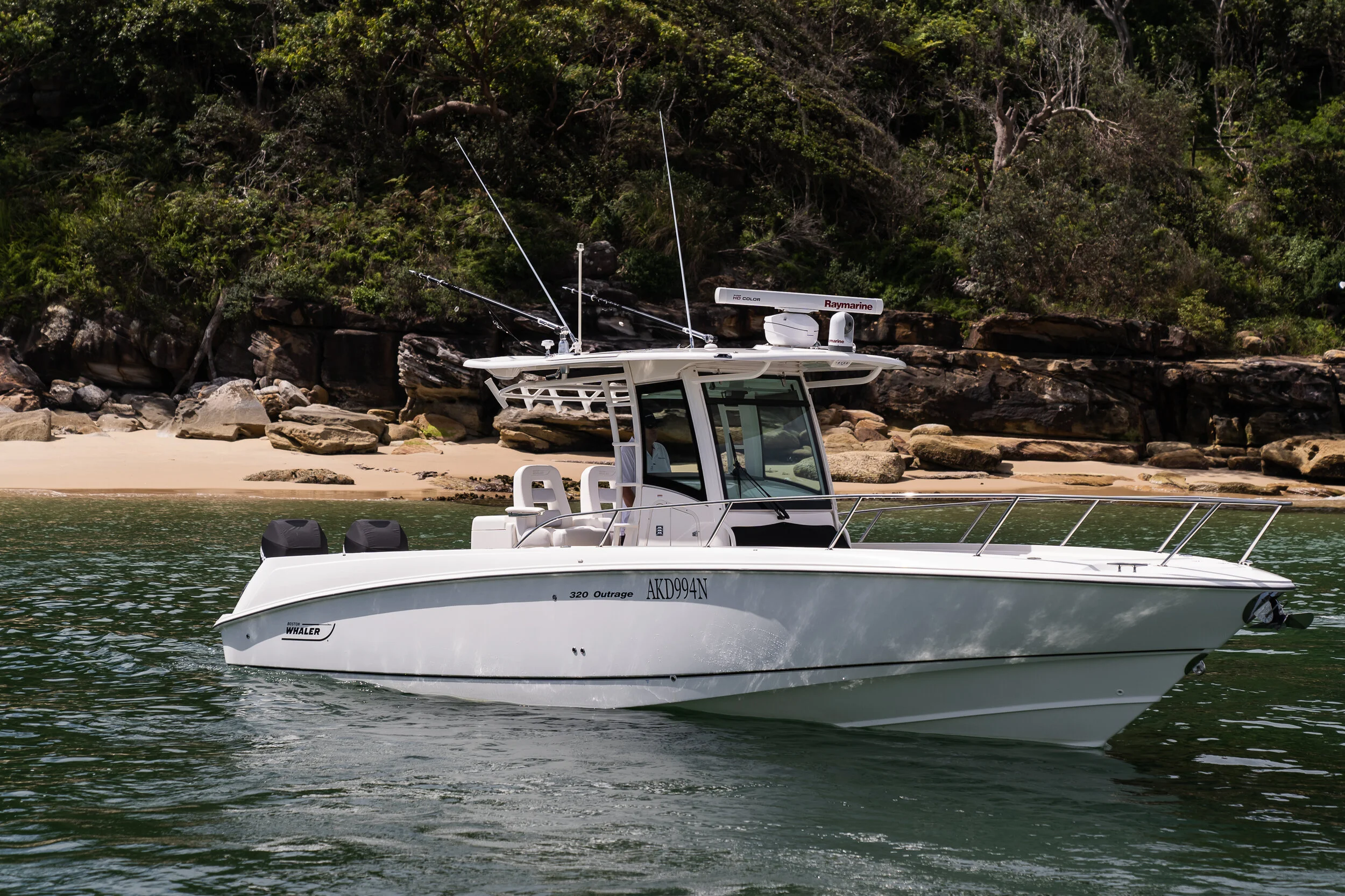2015 Boston Whaler 320 Outrage