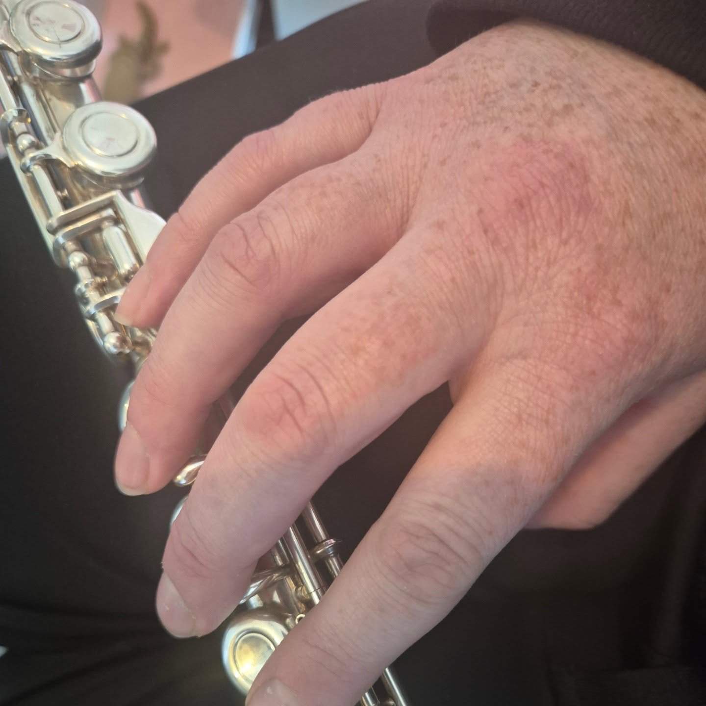 I woke up this morning with a sore pinky finger, sounds silly but for band practice when you play flute it is a bit of a problem. I figured I was old and had slept on it funny.  I laughed at myself because, who sleeps funny on a single finger?

Now t