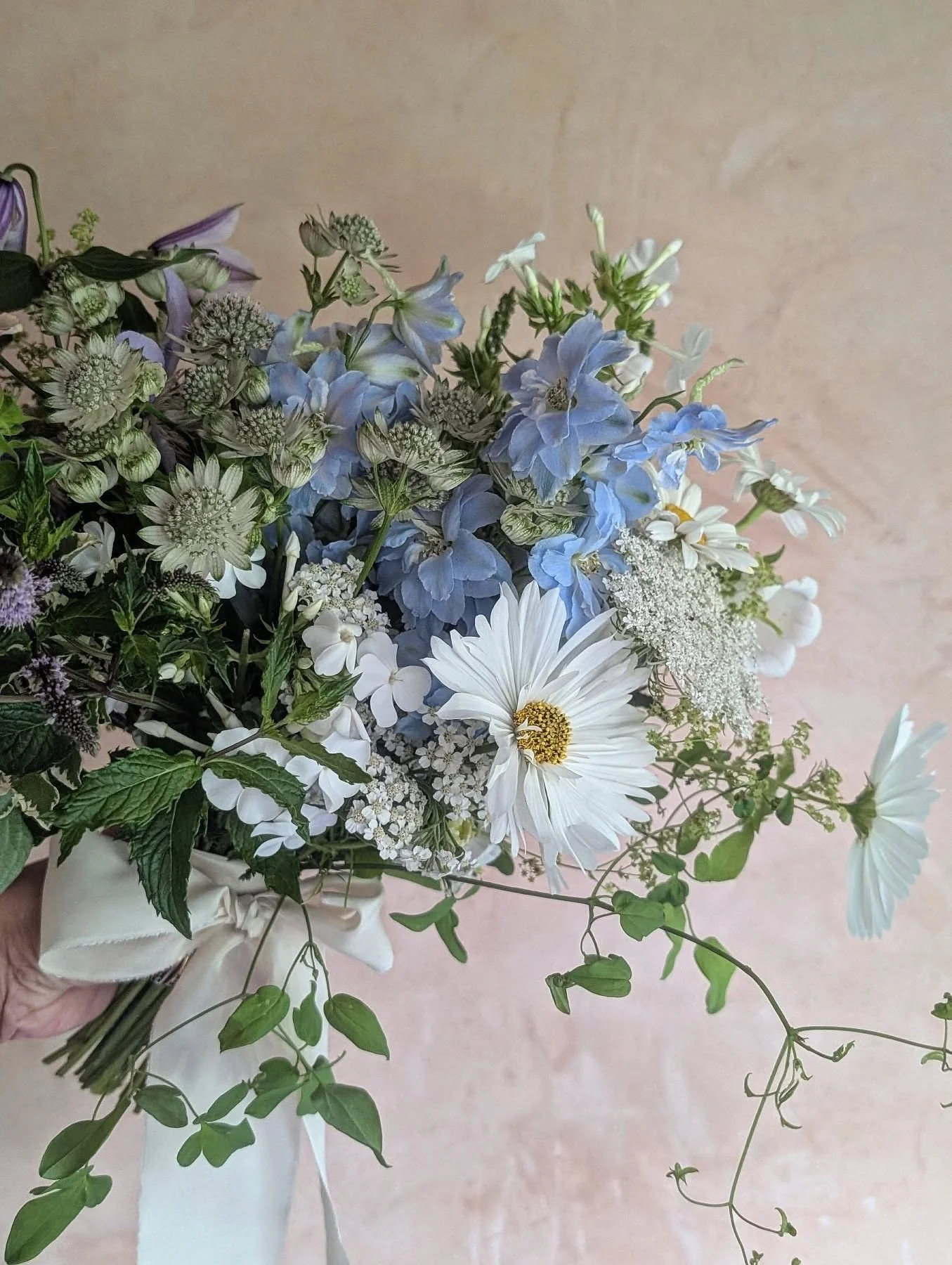 Happy wedding day Darcey &amp; Tom ❤️

#cambridgefloraldesign #cambridgeweddingflowers #wildflowerwedding #cambridgewedding #bridalbouquet #growingcutflowers #augustwedding #summerweddingflowers #cambridgeflorist #rosieandtheflowers