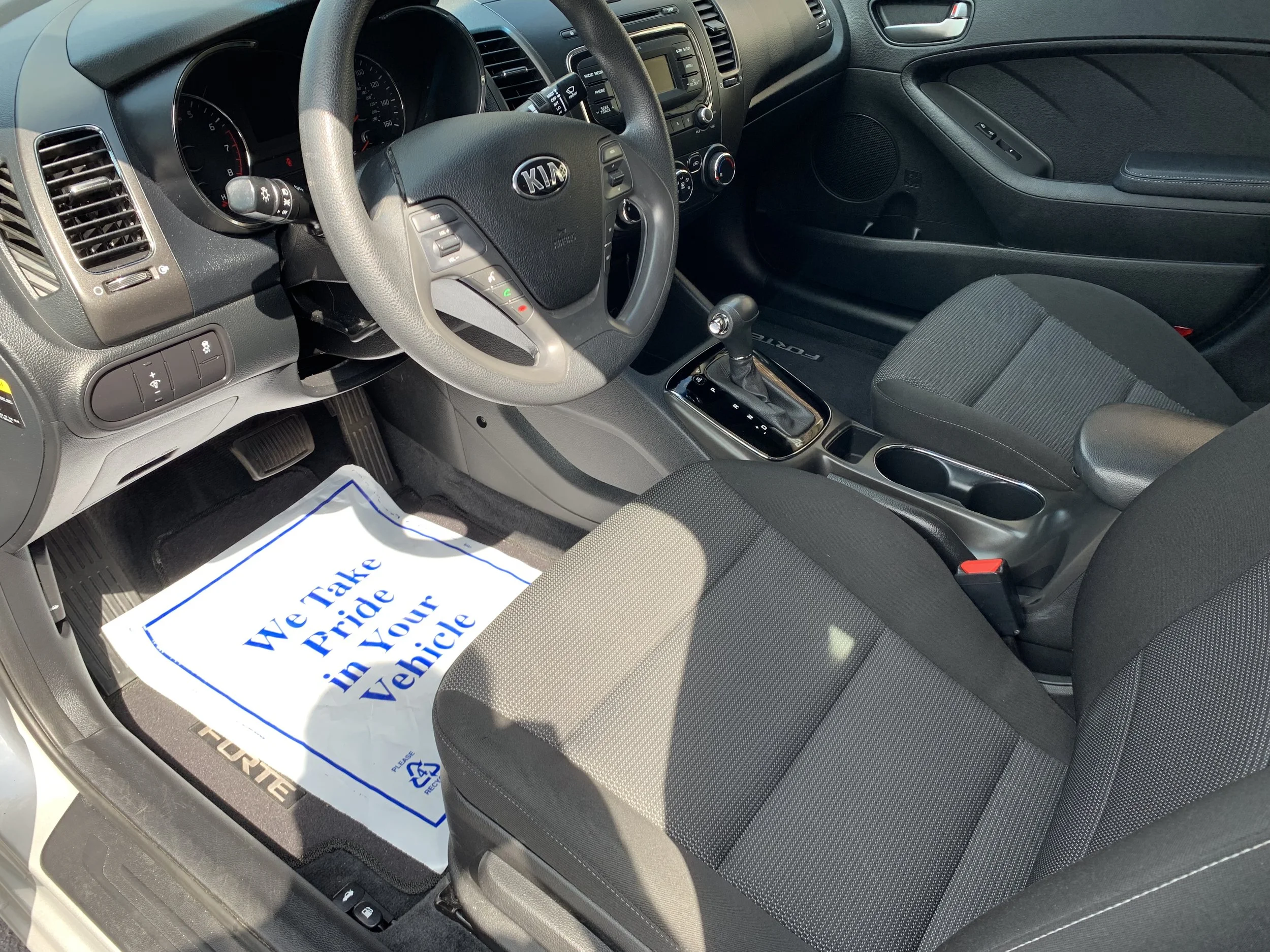 2017 Kia Forte Front Seats.jpg