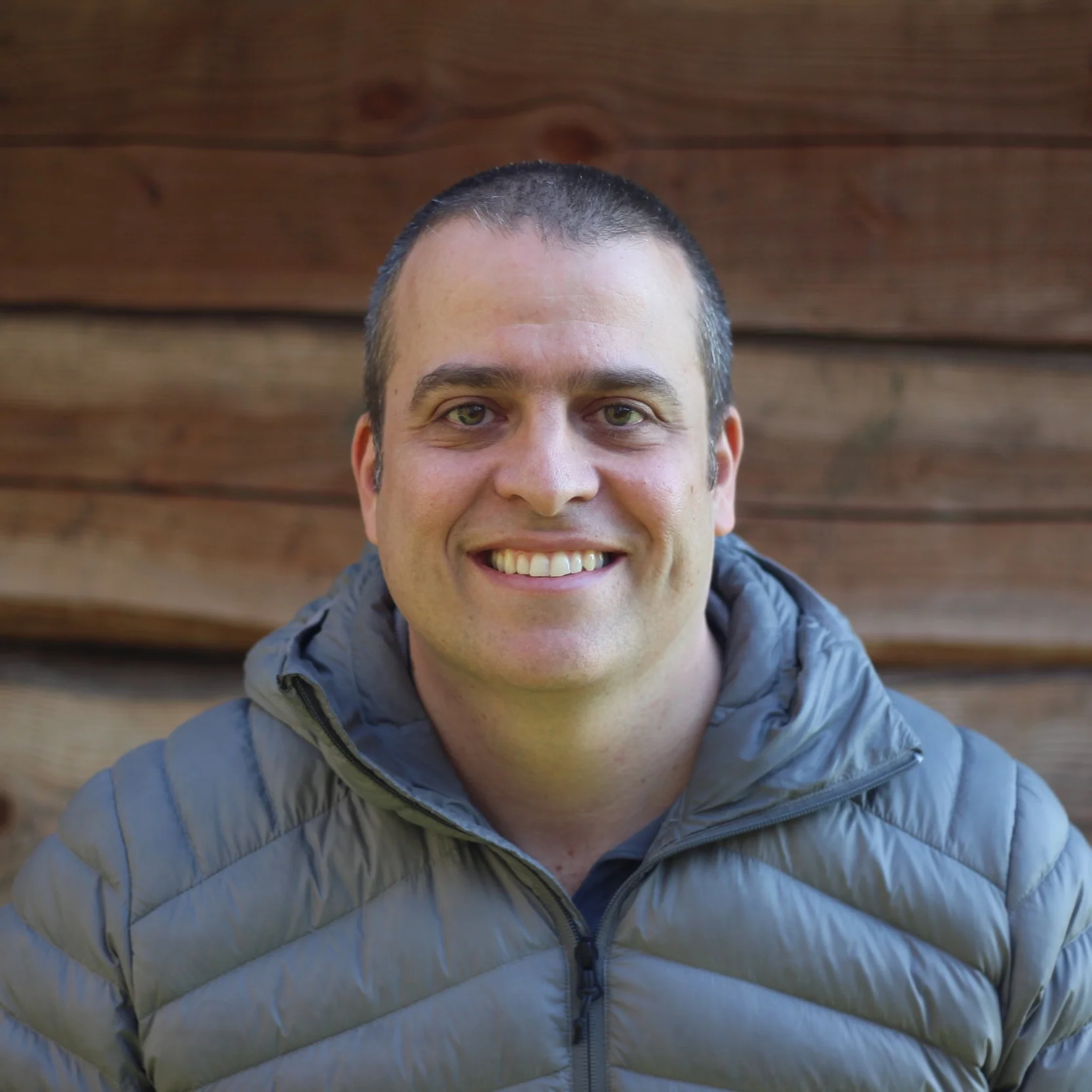 ROGER ARAUJO WORSHIP LEADER / BIBLE TEACHER