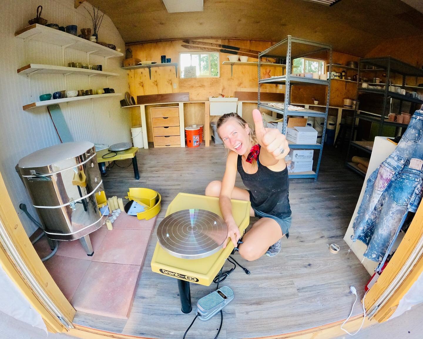 Since I&rsquo;m going down memory lane of the Utah pottery studio (over in stories)&hellip; had to share this moment when the brand new @amacobrent wheel arrived. 
Goooood times. Real good messy clay-y times 🙌🏼