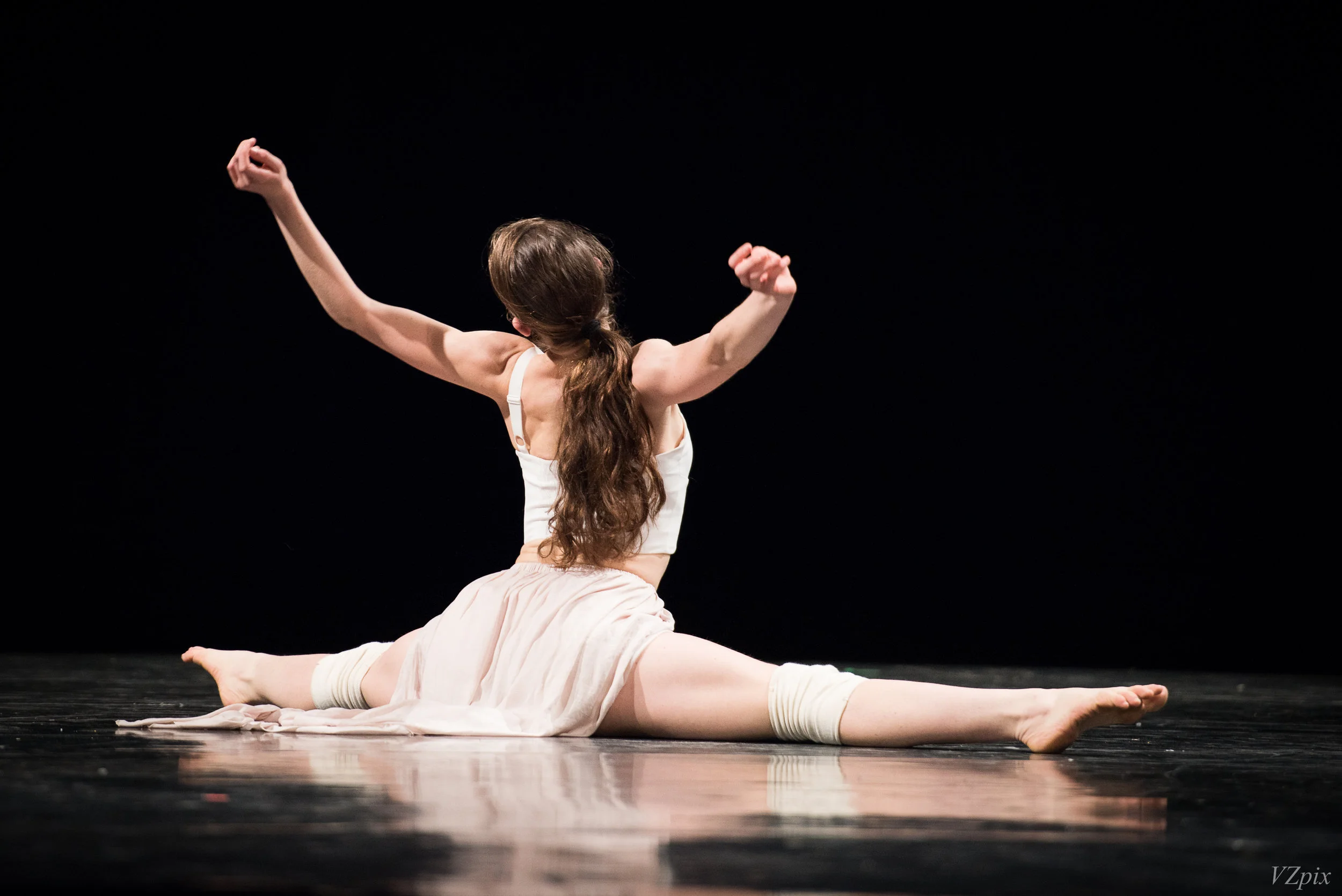 Marlie Couto performing Margot Gelber's Follow Her Smiling.