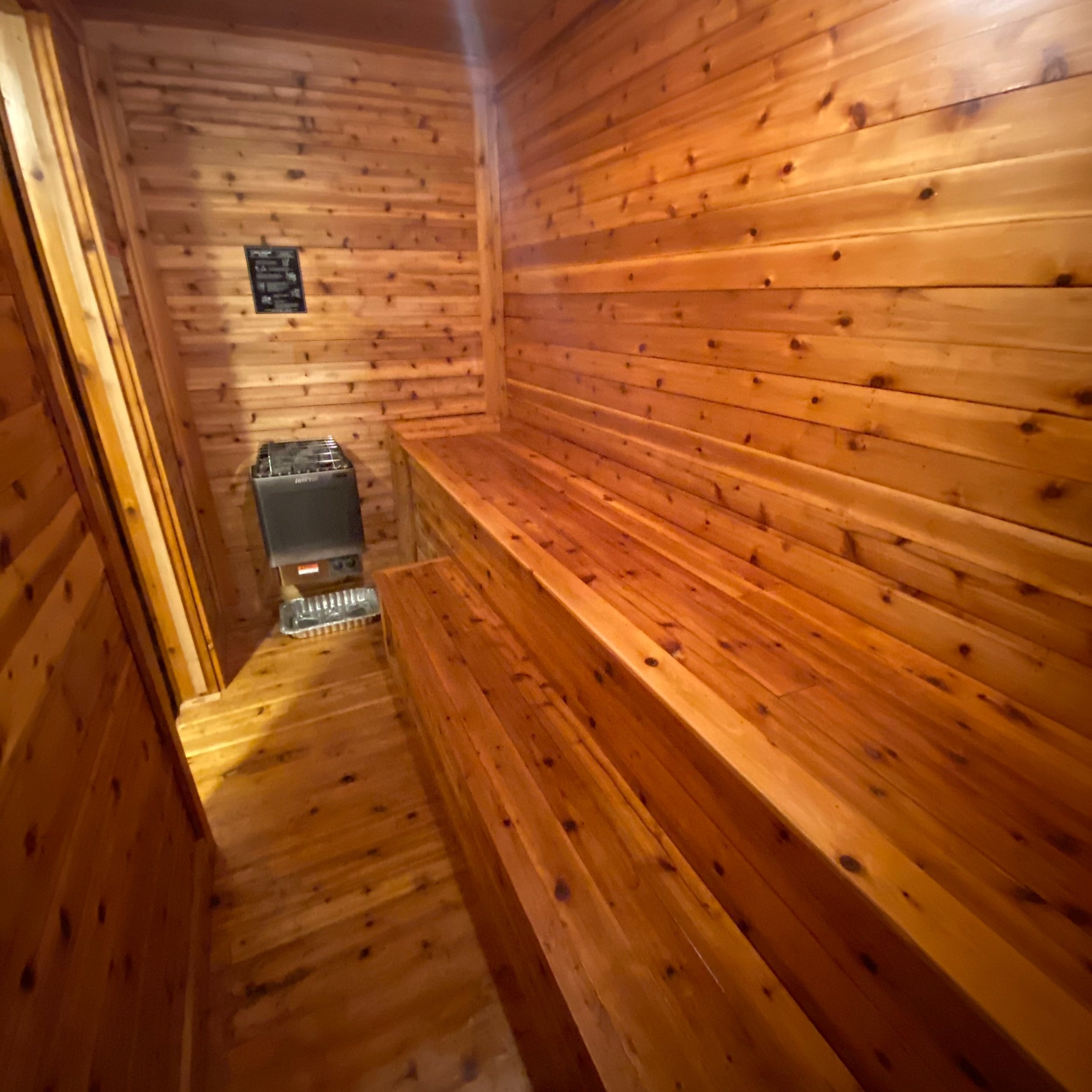 LL1+sauna+inside.jpg
