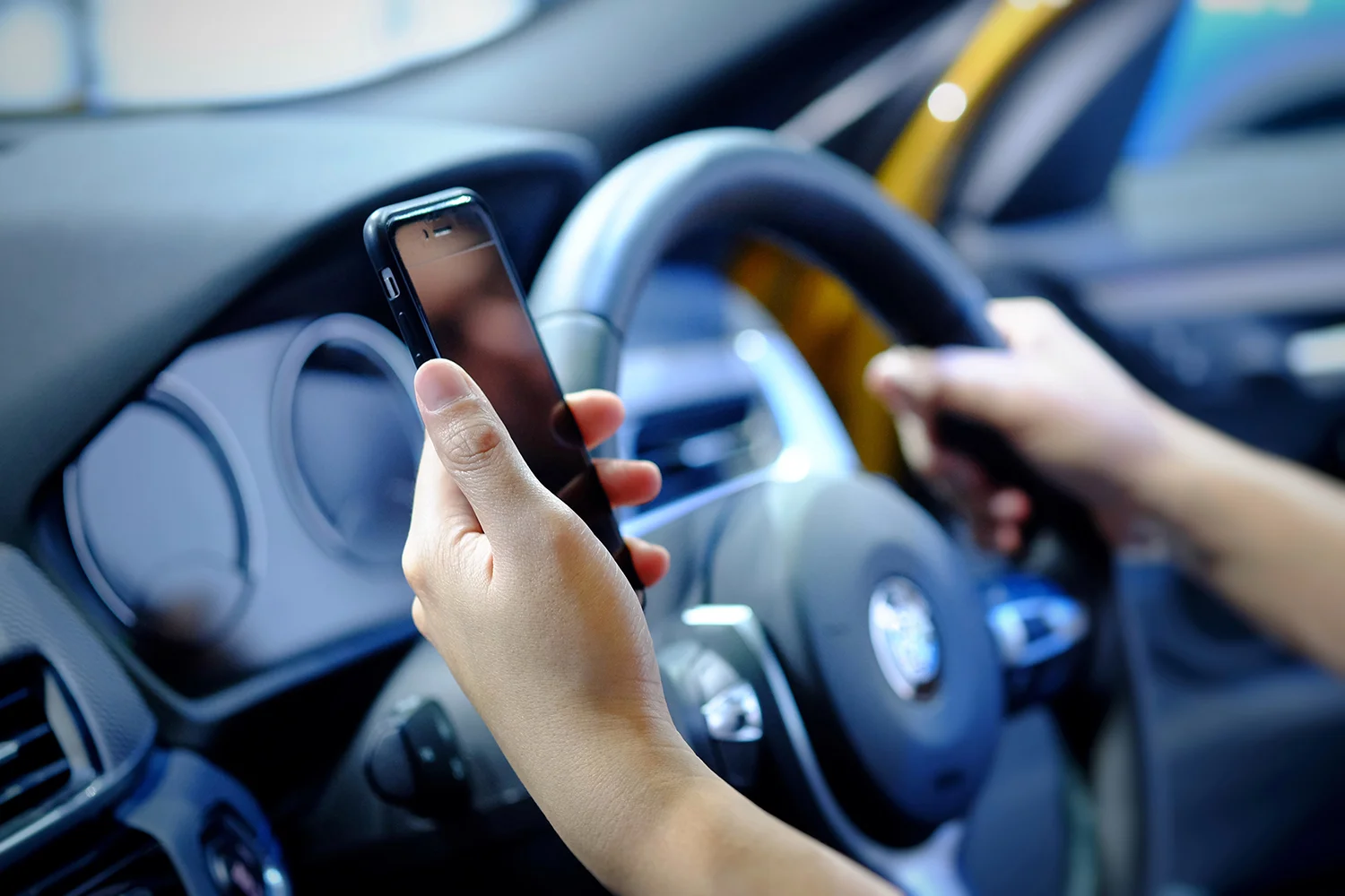 text-driving.jpg