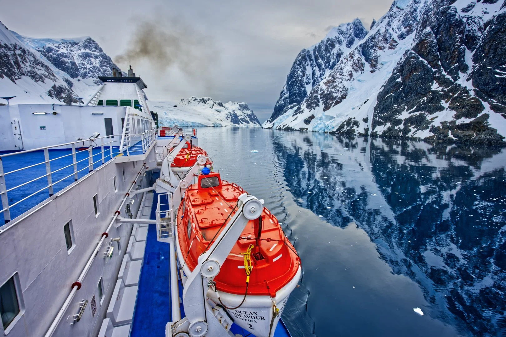 May26-A-Nautical-DPI-Merit---Peter-Moodie---Sailing-Through-Lemaire-Channel.jpg