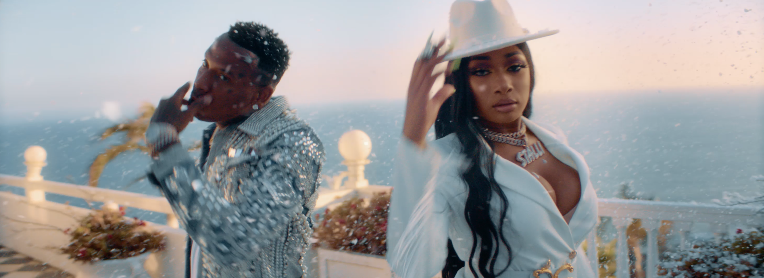 Moneybagg Yo, Megan Thee Stallion - All Dat (Official Music Video) .