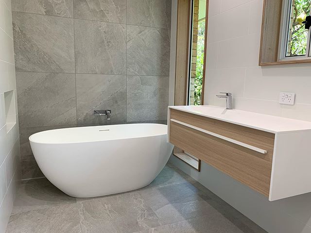 We cannot get enough of our Curtin bathroom reno. The custom vanity from @reecebathrooms and window details by @hardwoodprojects bring warmth and depth to this bright space. .
#actionplumbing #canberraplumbers #bathroomrenovation #canberrabusiness