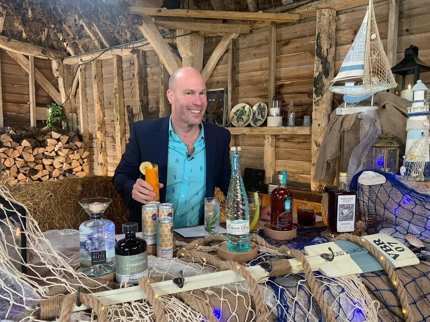 AHOY there! Lookout for our vitaminSEA juice on @itvloveyourweekend tomorrow! 👀👀👀🧡🧡🧡

The drinks expert, friend of Cornish Seaberry and genuinely awesome guy that is @tvsandyclarke has put together a &lsquo;spirit of the seas&rsquo; drinks feat