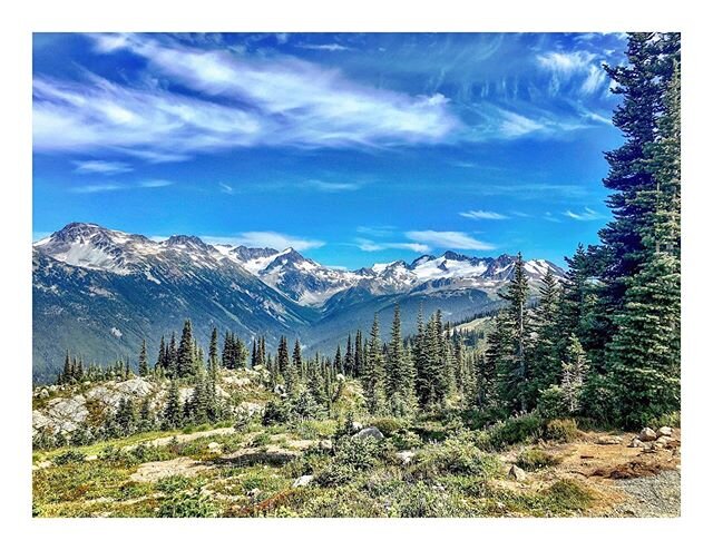 Alpine hiking in Whistler🇨🇦🌲⁣
⁣
We loved hiking the High Note Trail which offers the best view of Cheakamus Lake and the surrounding mountaintops of Whistler! The trail begins at the top of the Whistler Peak Chairlift and is approximately 9.5km🥾 