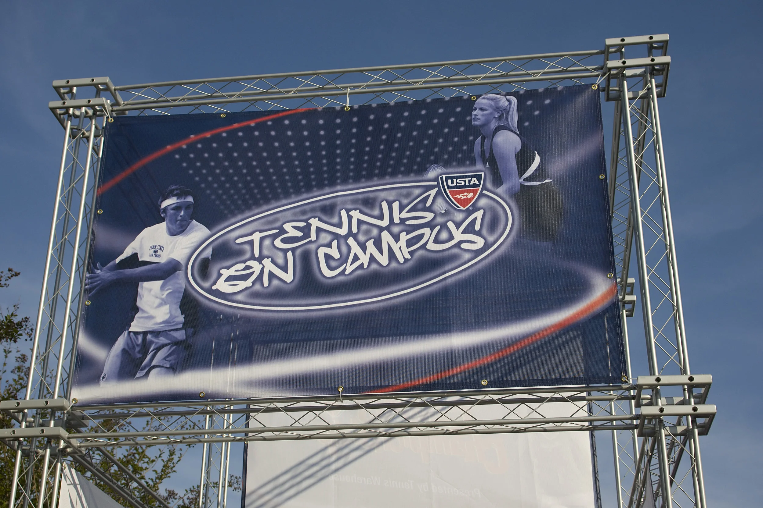 FM_CAMPUS_CHAMPS_08_SIGNAGE_004.jpg