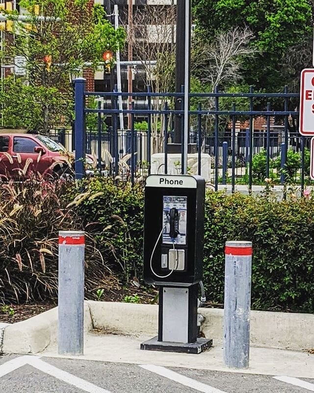 I have two questions:
1. What is this? 🧐
2. How does it work?? 📞
.
.
.
#Texas #sanantonio #satx #heb #att #atx #downtown #throwback #tbt #relic #history #past #texashistory #state #quarantinequestions #quarantine #walk #getoutside #explore #family
