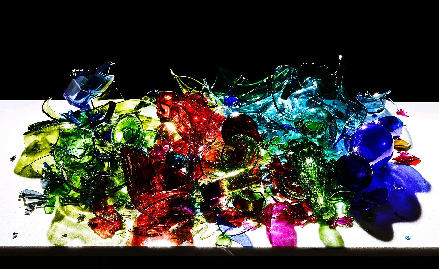 VX_RE_BROKEN_Colored_Glass_Story_0028.jpg