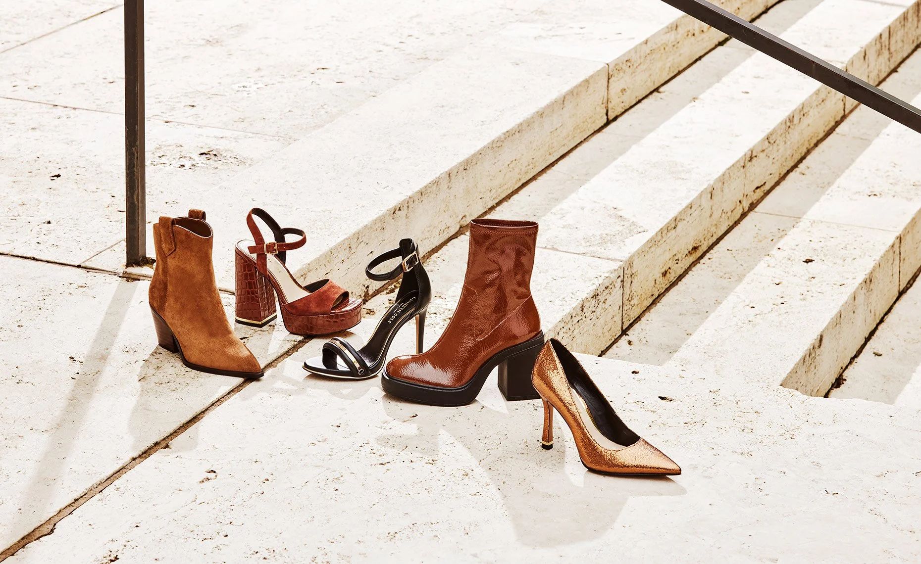 VX_RE_KENNETH_COLE_20220513_Kenneth_Cole_Stills_Shot_14_0386_HERO.jpg