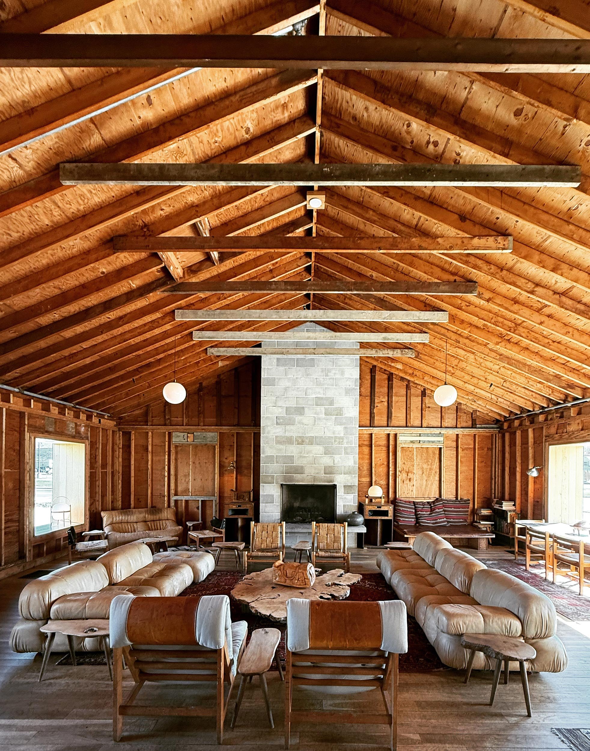 VX_RE_TRAVELERS_HOTEL_89C6-A26AB5056FDE.jpg