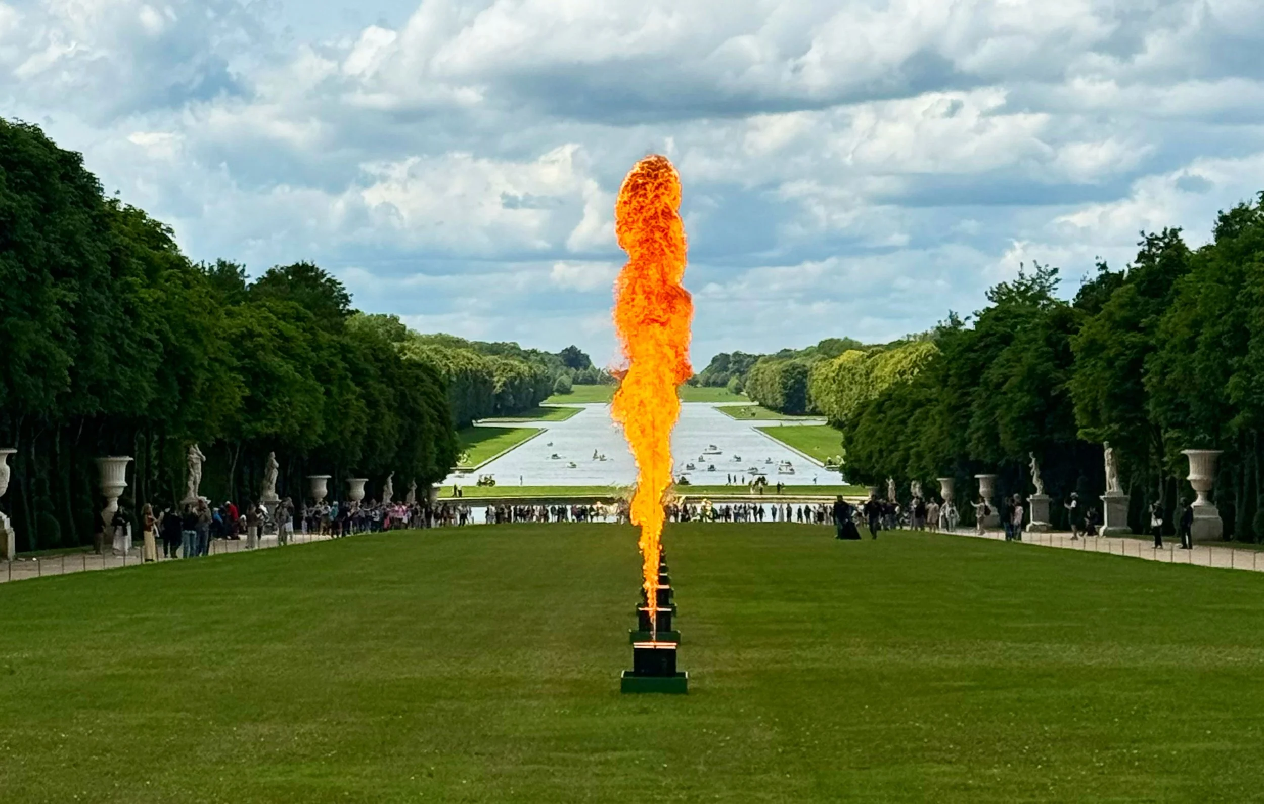 VX_RE_VERSAILLES_78E6AFA7-D5F1-4268-9D3B-7A849FF5284C.jpg