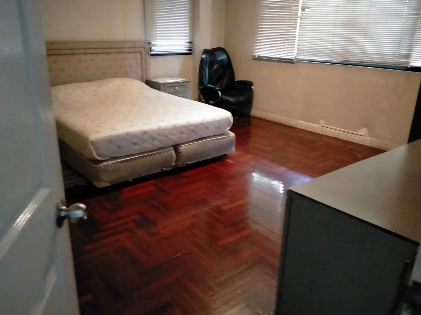 Bedroom (1)_0.jpg